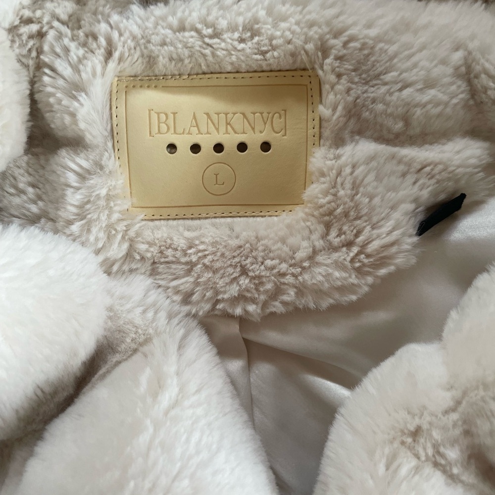 Blank NYC White Ribbed Faux Fur Jacket Size L - Picture 3 of 8